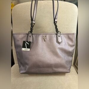 NWT Simply Vera Vera Wang Buena Satchel Bag/large tote- RETAILS $89